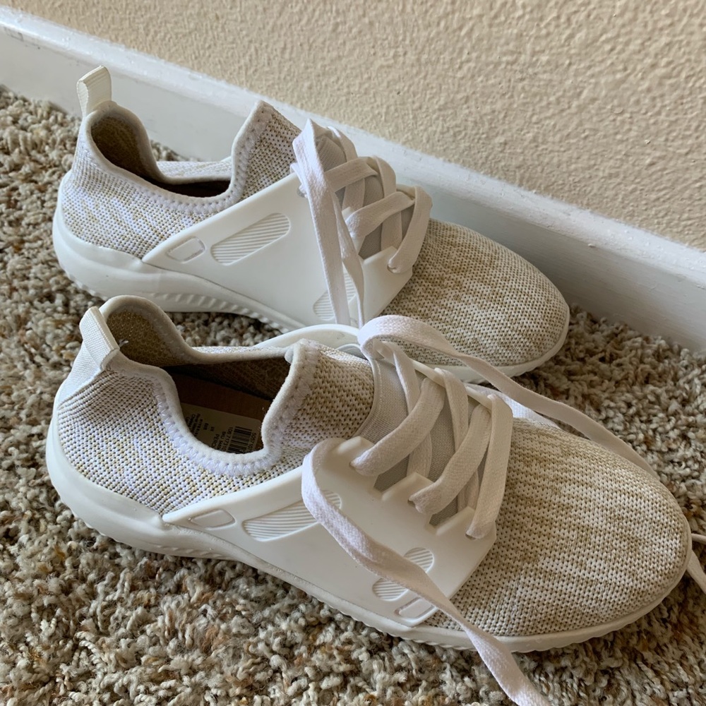 River Island sneakers 6.5 👟Brand New with tags 💕